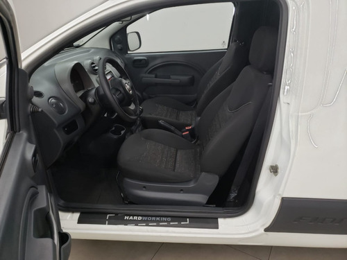 Imagem 2 de 15 de Fiat Fiorino 1.4 Mpi Furgão Hard Working 8v Flex 2017 2018