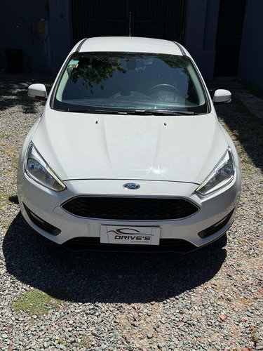 Ford Focus III 1.6 Sedan S