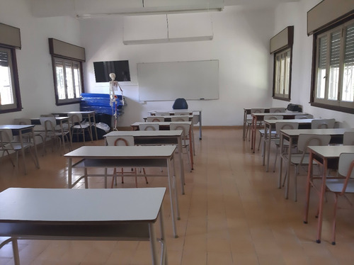 Imagen 13 de 22 de Excelente Edificio, Ideal Colegio, Universidad O Similar. Excelente Ubicacion Centrica Dentro Del Radio Urbano De Bella Vista, Con Buen Acceso Con Todos Los Medios De Transporte