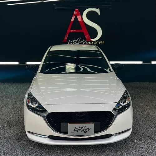 Mazda 2 1.5 Touring Carbón Edition