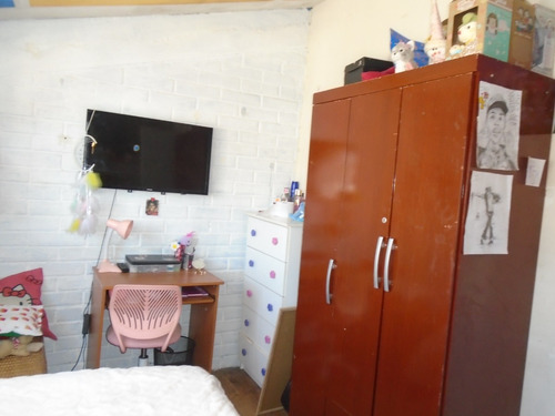 5 D. 1 B. Cercano Cesfam, Colegios, Supermercado, V. Alemana