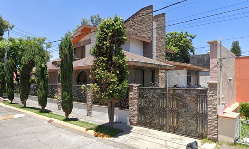 Casa En Venta De Adjudicación Bancaria Ubicada En Bulevar De Los Continentes, Valle Dorado, 54020, Tlalnepantla. Cmr.