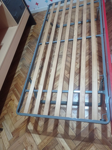 Cama Cucheta Y Escritorio Rojo Combinado (Usado)