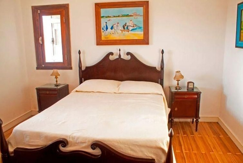 Casa En Venta De 6 Dormitorios En Peninsula