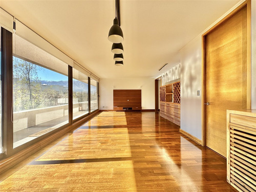 Penthouse Dúplex: El Rodeo / Clínica Alemana