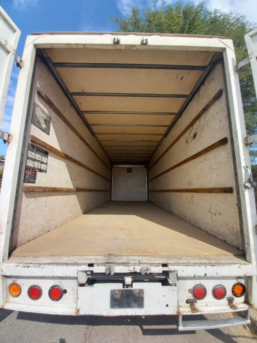 Imagen 7 de 7 de Isuzu Elf 600