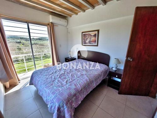 Casa En Punta Colorada - Piriápolis. 600 Metros De La Playa. 6 Personas, 3 Dormitorios, 2 Baños.