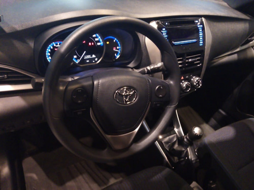 Toyota Yaris Xs Mt Hatchback