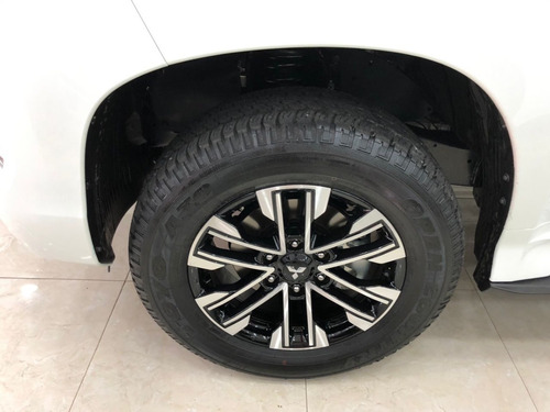 Imagen 5 de 13 de Mitsubishi Montero Sport