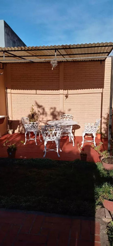 Casa En Venta - 3 Dormitorios 3 Baños - 400mts2 - Azul