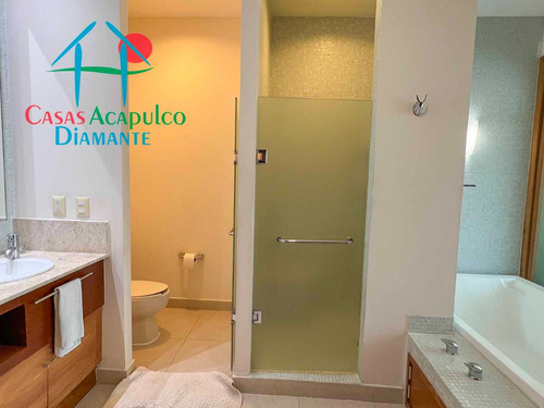Cad Mayan Lakes 16 302. Amplia Terraza Con Vista A Las Áreas Comunes Y Acceso A Un Exclusivo Club De Playa