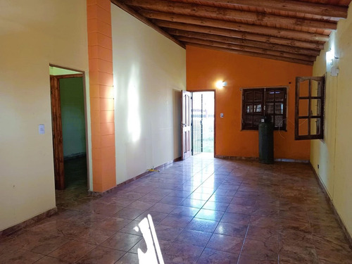 Se Alquila Casa 2 Dormitorios En Villa Giardino