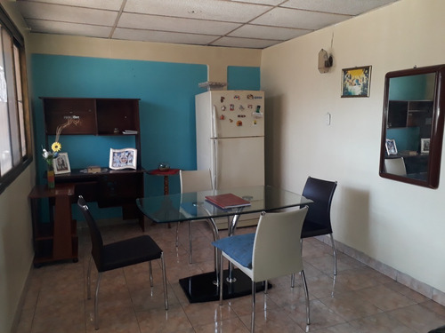 Imagen 3 de 11 de Cómoda Casa Para Uso Residencial Y/o Comercial, Ubicada En Una Esquina En Venta!!!