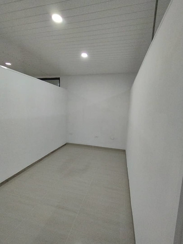 Imagen 9 de 15 de Galpón En Venta San Diego Cerca De Metrópolis Gavip