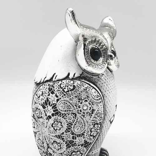 Figura Decorativa Búho Con Incrustaciones De Espejos 18cm Color Blanco