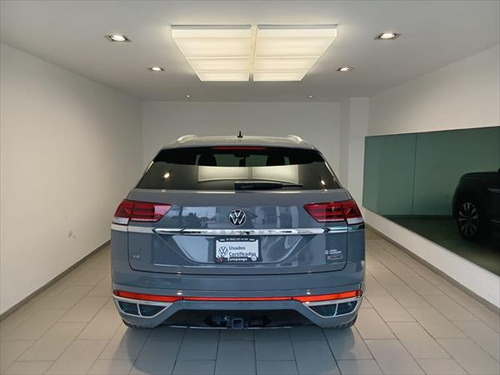 Volkswagen Cross Sport 3.6 Fsi V6 R-Line Auto 4Wd