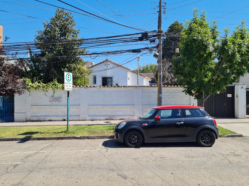 Gran Casa/oficina , Cercano Metro Irarrázaval Y Pedro De Val