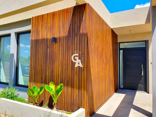 Imagen 4 de 30 de Casa En Venta 4 Amb En Santa Emilia, Pilar Del Este