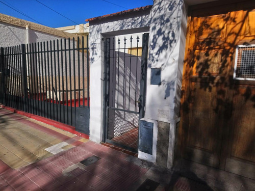 Casa En Venta - 3 Dormitorios 2 Baños - 300mts2 - San Luis