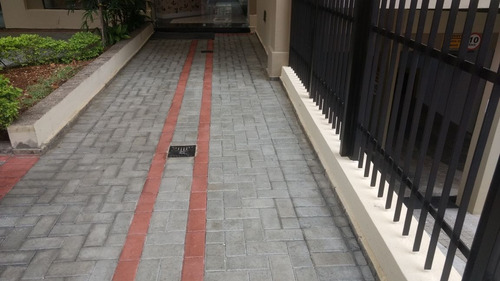 Assentamento De Piso Intertravado (tijolinho De Concreto )