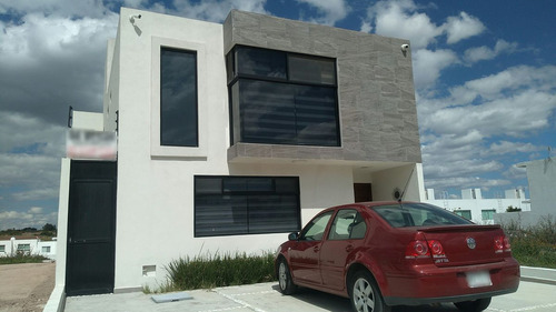 Se Vende Casa En Grand Juriquilla, Jardín, 3 Recamaras, Equi