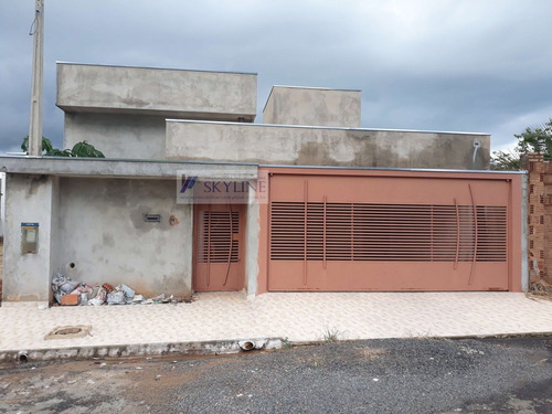 Casa A Venda No Bairro Centro Em Cedral - Sp. - 617-1