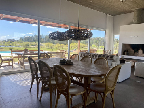 Casa En Alquiler Por Temporada De 4 Dormitorios En Pueblo Mio (ref: Bpv-8405)