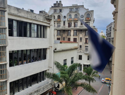 Imagen 2 de 26 de Sarandi Entre Juncal Y B Mitre, Gran Oficina De 300m2 Totalmente Reciclada!!