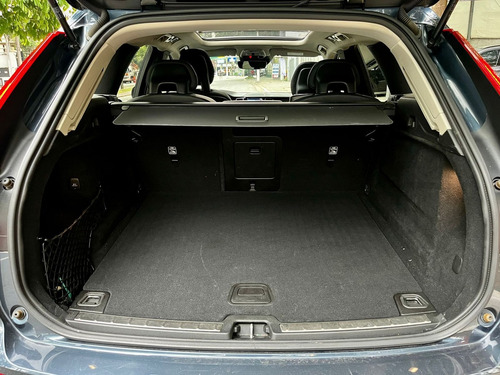 Volvo XC60 2.0 T5 MOMENTUM AWD