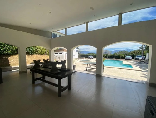Imagen 2 de 14 de Hermoso Apartamento Con Vistas Panoramicas En Santa Ana