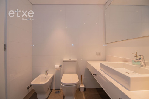 Apartamento En Alquiler De 3 Dormitorios En Puerto Del Buceo
