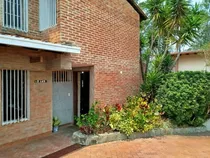 Comprar Y-18561 Con Extraordinaria Vistas Y Espacios De Recreación, Amplio Quinta En Urbanización Cerrada Con Vigilancia