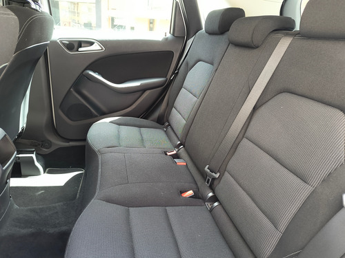 Mercedes Benz B 180