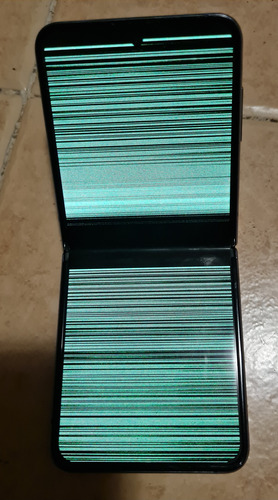 Samsung Galaxy Z Flip4 5g 5g Dual Sim 256 , Con Detalle En Pantalla Gb Azul 8 Gb Ram (Usado)