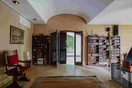 Casa En Venta Cinco Dormitorios Con Terreno 1680m2