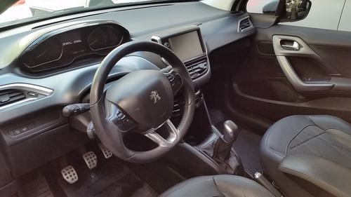 Peugeot 208 Feline Pack Cuir 2015 Km97000.-