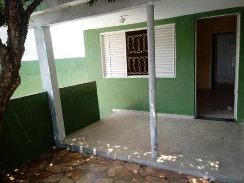 Vendo Casas P/ Renda Sendo 3 Casas E 1 Salão De 5x4 (todas Casas Com Entradas Independentes) Na Cachoeirinha - Sp Ótima Localização