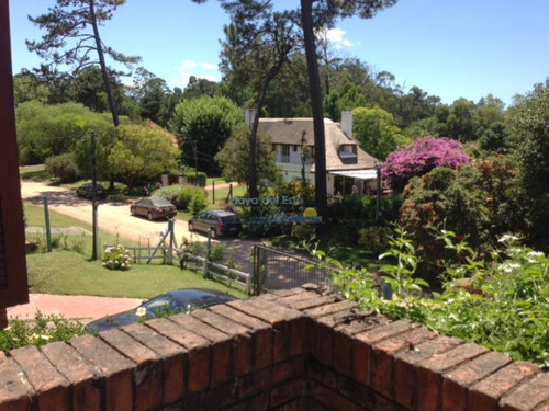 Casa En Zona Golf De Punta Del Este- Ref: 11519
