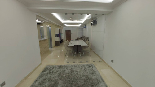 Imagen 7 de 14 de Venta Apartamento De Lujo Las Chimeneas