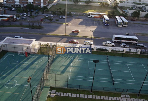 Imagen 22 de 24 de Apartamento En Brava, 3 Dormitorios *