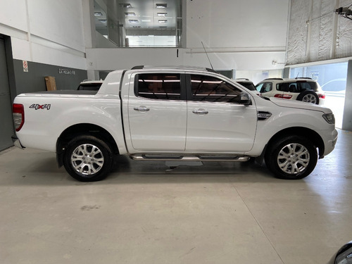 Imagen 6 de 16 de Ford Ranger Limited Mt 4x4 3.2 2016