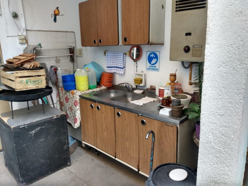 Imagen 12 de 19 de Casa + Galpon + 2 Locales Comerciales En Venta - Barrio San Martin