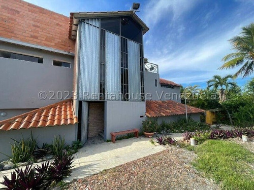 Gisselle Lobo Alquila Espectacular Casa En Conjunto Cerrado Del Manzano Diseñada Para El Dusfrute Y Contacto Con La Naturaleza Estacionamiento Amplio Barquisimeto Lara Visítala 2 5 9 5 0 3