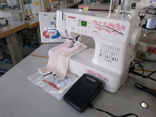Imagen 6 de 8 de Janome 1030 Mx + Tres Tijeras Y Metro De Regalo! Gtía 1 Año