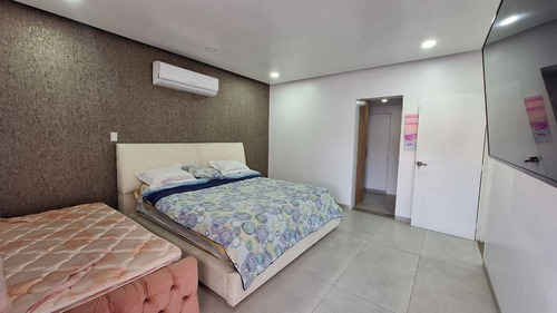T.r. Vende Casa Totalmente Remodelada En Calle Cerrada En La Urbanizacion Trigal Sur Cod. 288461