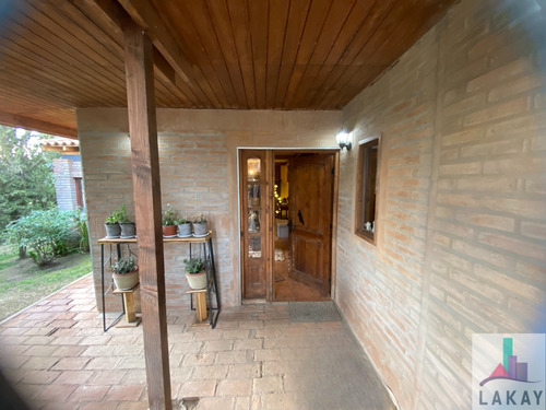 Casa De 122m2 + Quincho Y Piscina + Casa Huésped En 1800m2