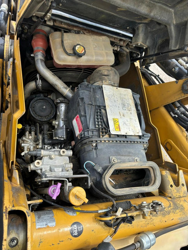 Retroexcavadora Cat 420f It 4x4 2013_cat420fejwj01195