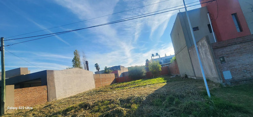 Terreno En Carlos Roustan, A Metros De Blas Parera