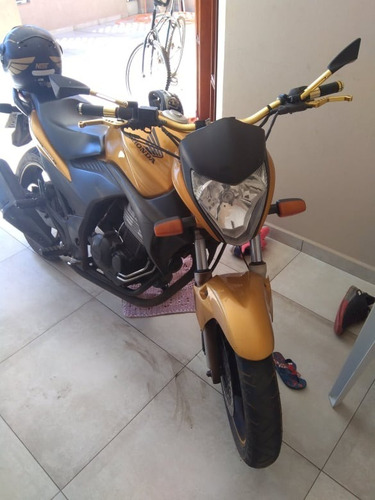 Imagem 1 de 4 de Honda Cb 300 2010