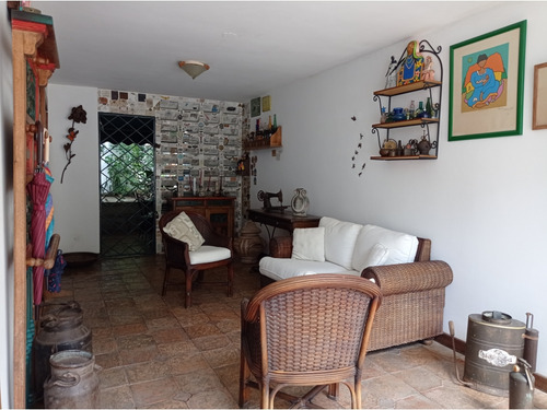 Se Vende Casa 646m2 Santa Marta 6710